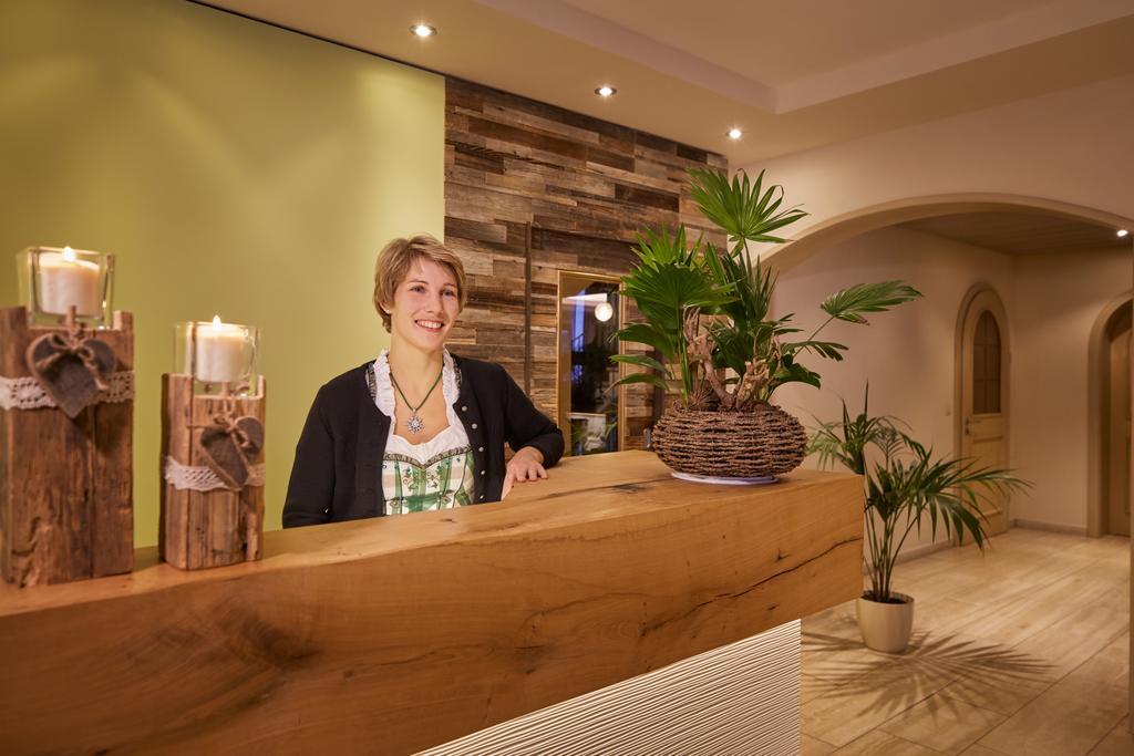Hotel Konradshof Seewald Buitenkant foto